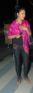 Shruti Haasan feet photo thumbnail
