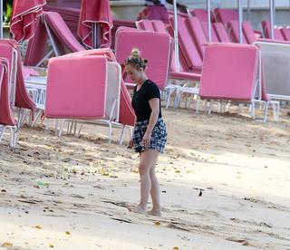 Hayden Panettiere feet photo thumbnail
