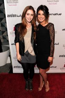 Shenae Grimes-Beech feet photo thumbnail
