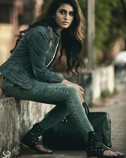 Priya Prakash Varrier feet photo 2