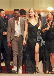 Jennifer Lawrence feet photo thumbnail