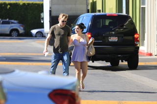 Ariel Winter feet photo thumbnail