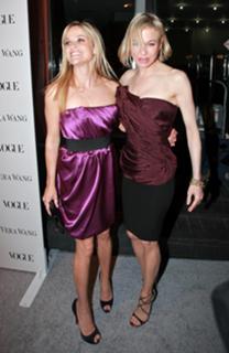 Reese Witherspoon feet photo thumbnail