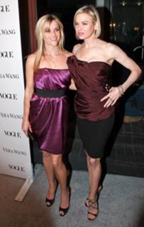 Reese Witherspoon feet photo thumbnail