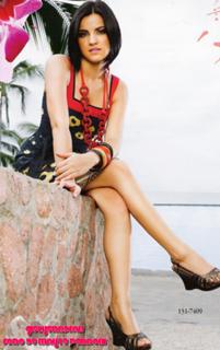 Maite Perroni feet photo thumbnail