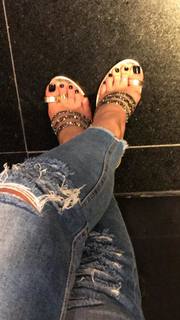 Alaine Crissiê feet photo thumbnail