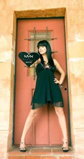 Maite Perroni feet photo thumbnail