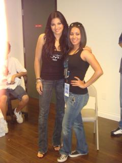 Maite Perroni feet photo thumbnail
