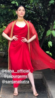 Tamannaah Bhatia feet photo thumbnail