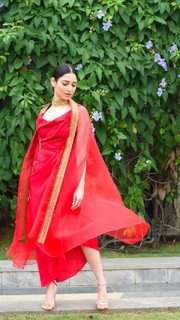 Tamannaah Bhatia feet photo thumbnail