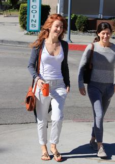 Julianne Hough feet photo thumbnail