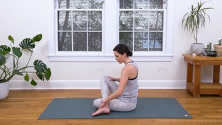 Adriene Mishler feet photo thumbnail