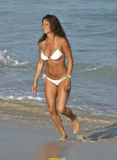 Brooke Burke feet photo thumbnail