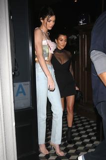 Kendall Jenner feet photo thumbnail