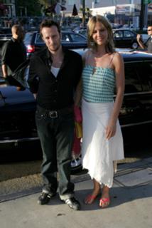 Jenna Elfman feet photo 4