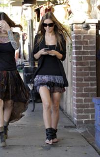 Audrina Patridge feet photo thumbnail