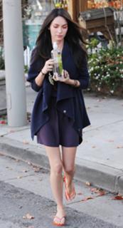 Megan Fox feet photo thumbnail