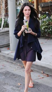 Megan Fox feet photo thumbnail