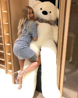 Cardi B feet photo thumbnail