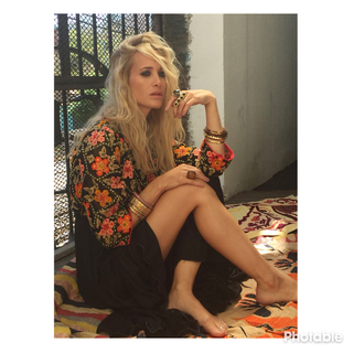 Julieta Prandi feet photo thumbnail