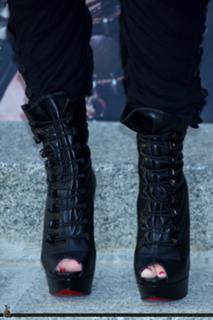Miley Cyrus feet photo thumbnail