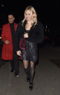 Sienna Miller feet photo thumbnail