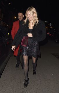 Sienna Miller feet photo thumbnail