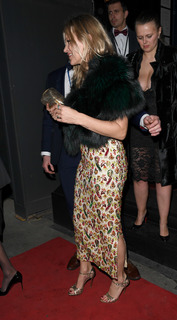 Kate Moss feet photo thumbnail