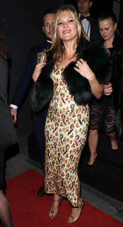 Kate Moss feet photo thumbnail