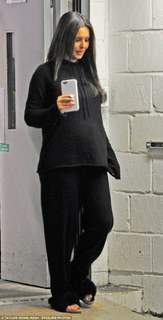 Cheryl feet photo thumbnail