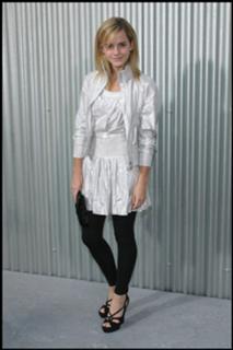 Emma Watson feet photo thumbnail
