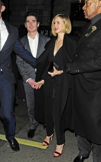 Naomi Watts feet photo thumbnail