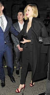 Naomi Watts feet photo thumbnail