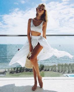 Elsa Hosk feet photo thumbnail