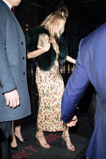 Kate Moss feet photo thumbnail