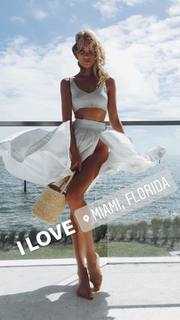 Elsa Hosk feet photo thumbnail
