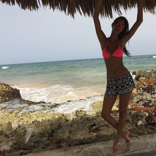Lais Ribeiro feet photo thumbnail