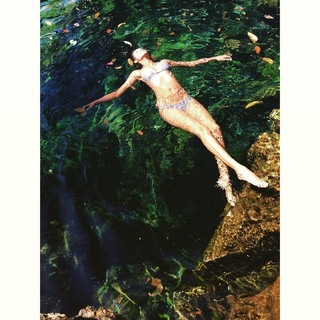 Lais Ribeiro feet photo thumbnail