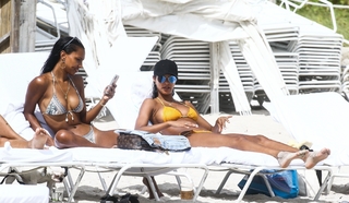 Lais Ribeiro feet photo thumbnail