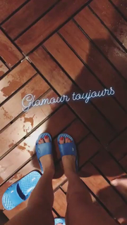 Iris Mittenaere feet photo thumbnail
