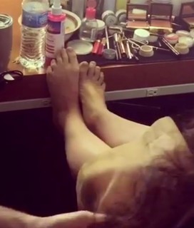 Evangeline Lilly feet photo thumbnail