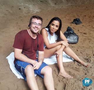 Anitta feet photo thumbnail