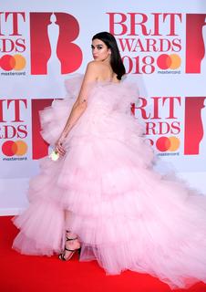 Dua Lipa feet photo thumbnail