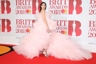 Dua Lipa feet photo thumbnail