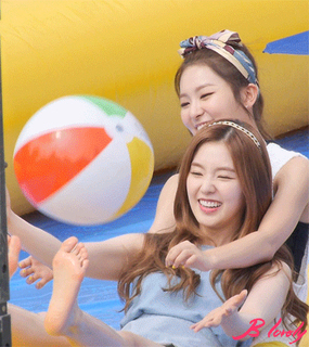 Bae Joo-hyun feet photo 2