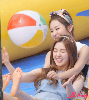 Bae Joo-hyun feet photo 3