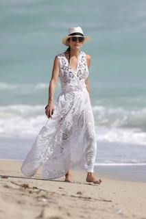 Bethenny Frankel feet photo thumbnail
