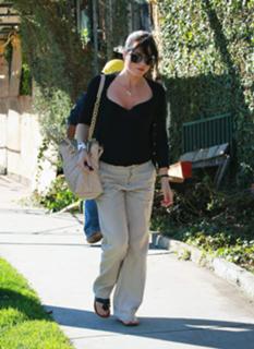 Selma Blair feet photo thumbnail