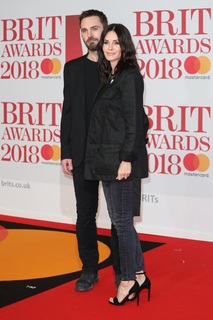 Courteney Cox feet photo thumbnail