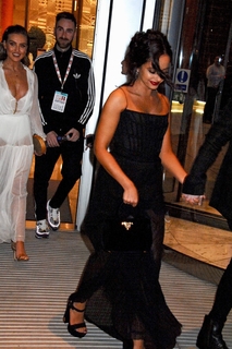Jade Thirlwall feet photo thumbnail
